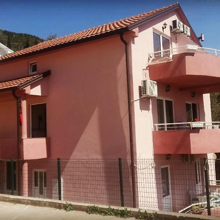 Apartments Kuc Тиват Екстериор снимка