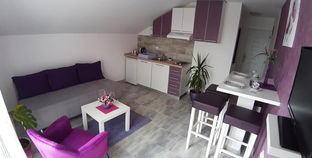 Apartments Kuc Тиват Екстериор снимка