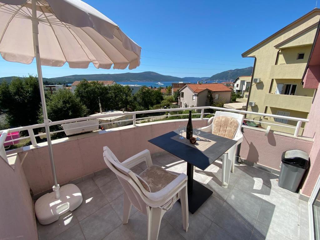 Apartments Kuc Тиват Екстериор снимка