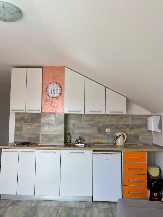 Apartments Kuc Тиват Екстериор снимка