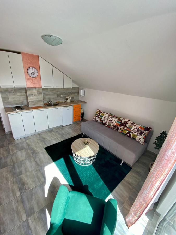 Apartments Kuc Тиват Екстериор снимка