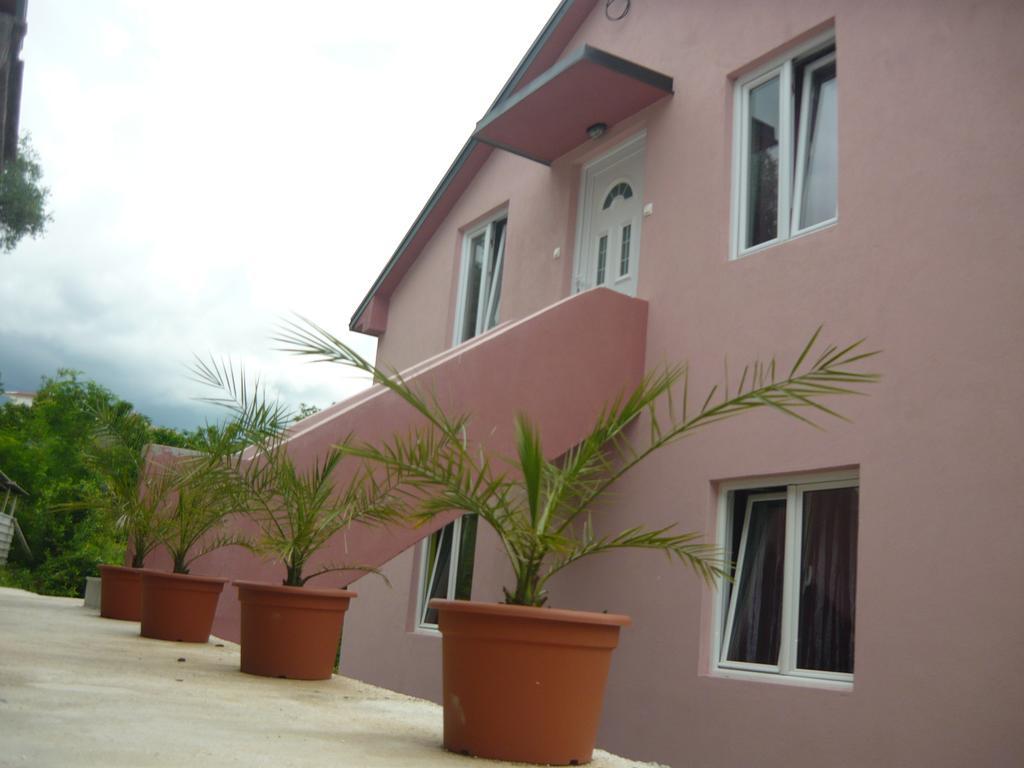 Apartments Kuc Тиват Екстериор снимка