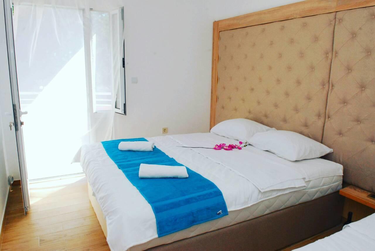 Apartments Kuc Тиват Екстериор снимка